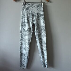 Aerie High-Waist Leaf Print Leggings - Gray Size Small (fits XS)